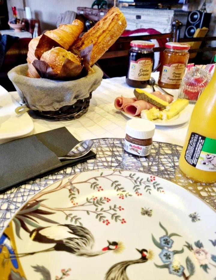 Chambre D'Hotes Avec Petit Dejeuner Compris A Megrit Exterior photo